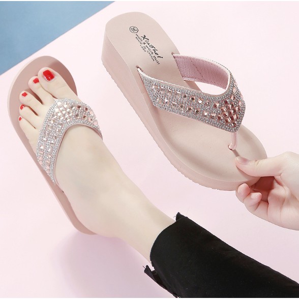 Dép nữ thời trang xỏ ngón đính đá sang trọng đế cao 5cm DN16