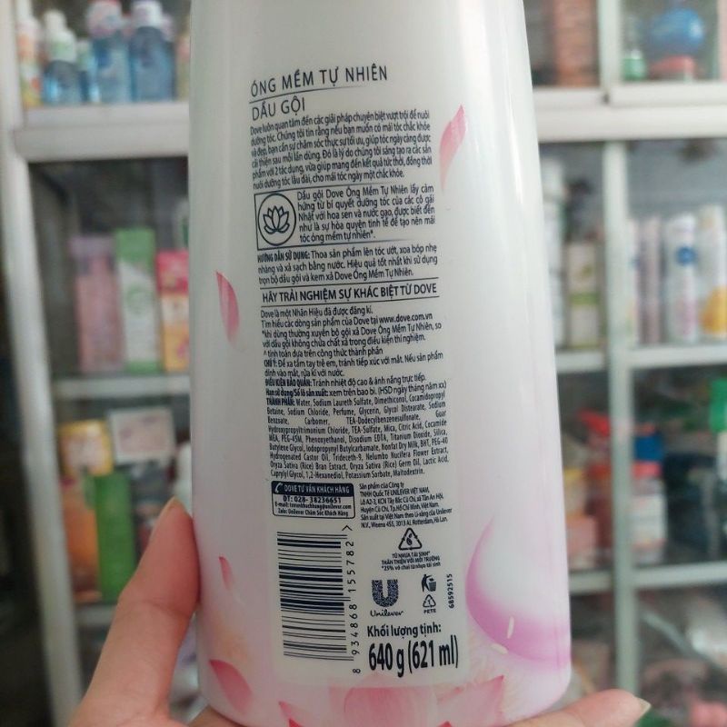 DẦU GỘI DOVE HOA SEN 640G CHO TÓC MƯỢT THƠM SUỐT NGÀY DÀI