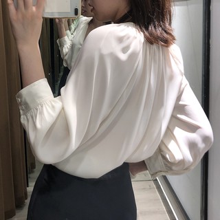 Áo sơ mi H&M cổ chữ V