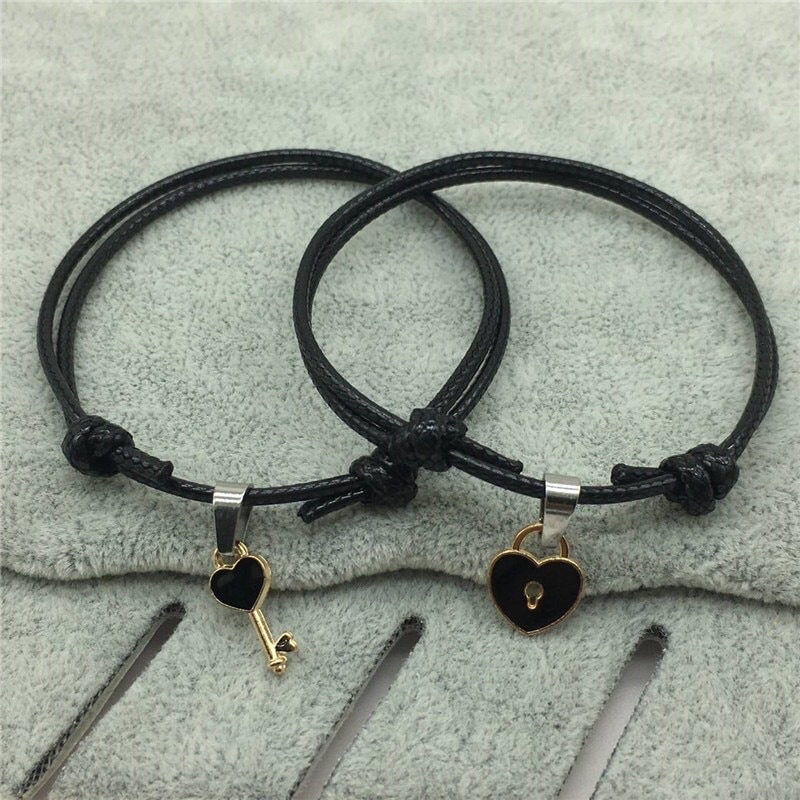 Set 2 Vòng Tay Bện Dây Mặt Kim Loại Hình Chìa khoá/ Trái Tim Siêu Đẹp