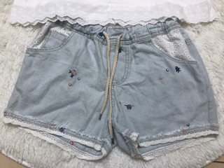 Quần short thêu hoạ tiết