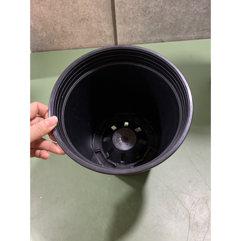 Chậu nhựa cứng 19x20 (cm) trồng cây TK màu đen