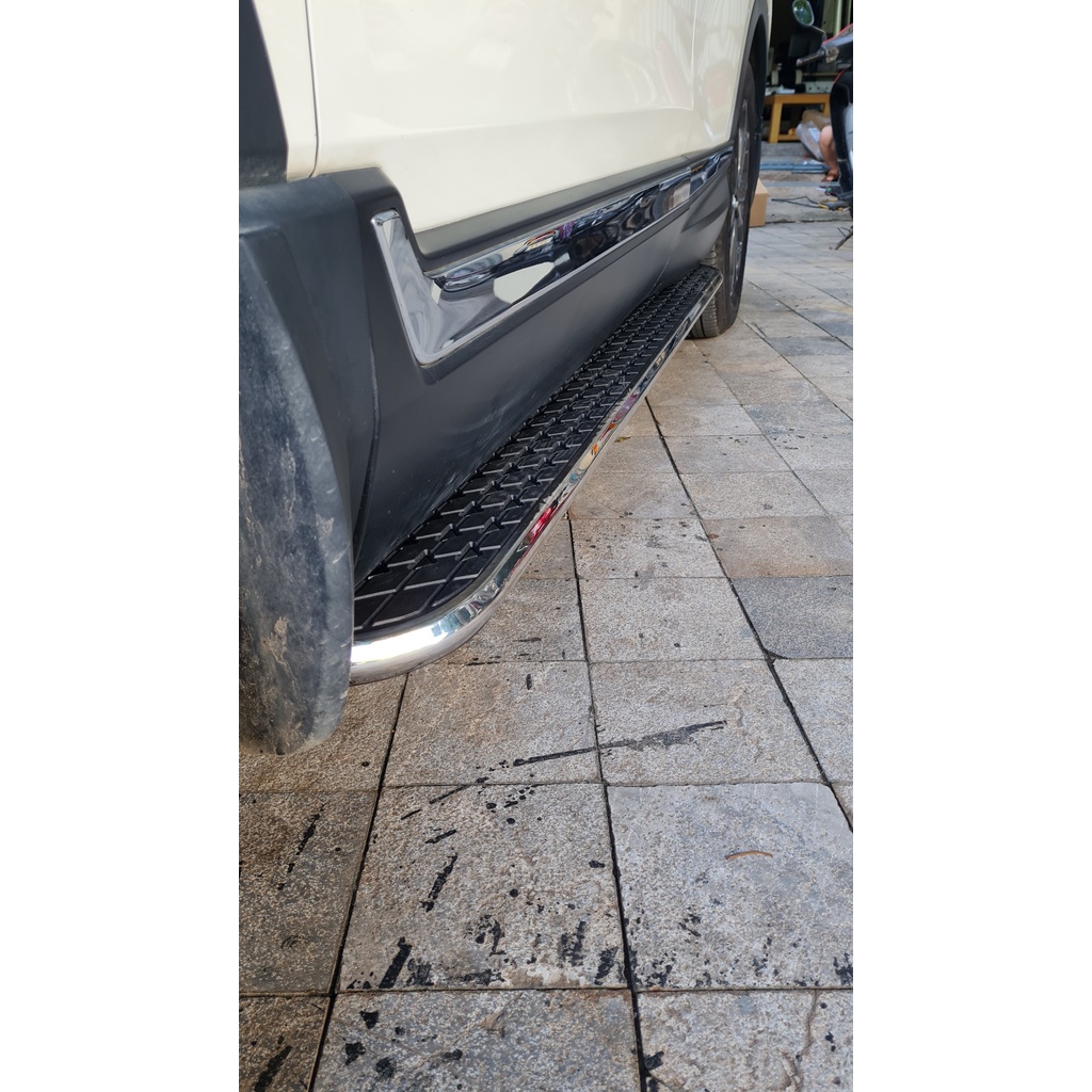 Bậc lên xuống, bệ bước chân Honda CRV 2018 2022. Mẫu đúc viền gương KN