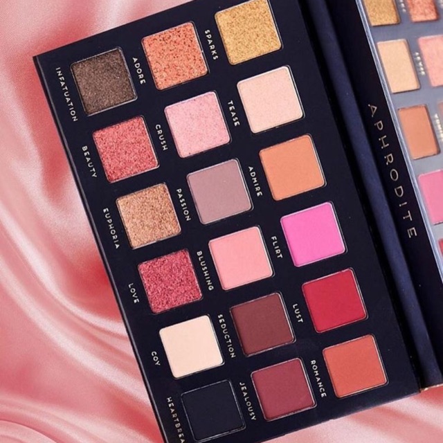 Bảng mắt Aphrodite của Bad habit