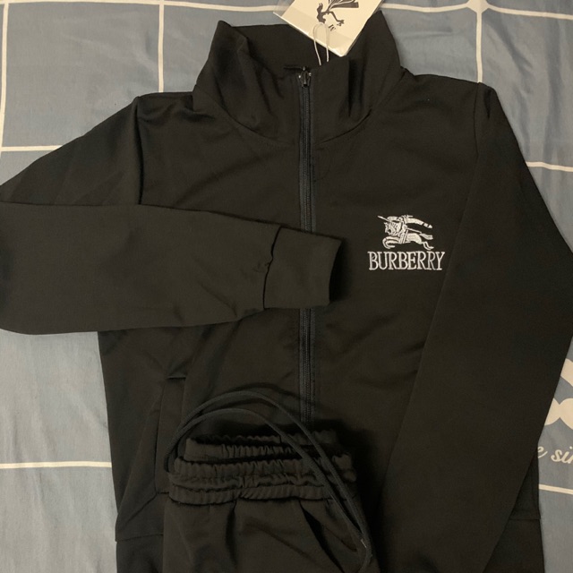 Thanh lý 2 bộ đồ thu đông size M