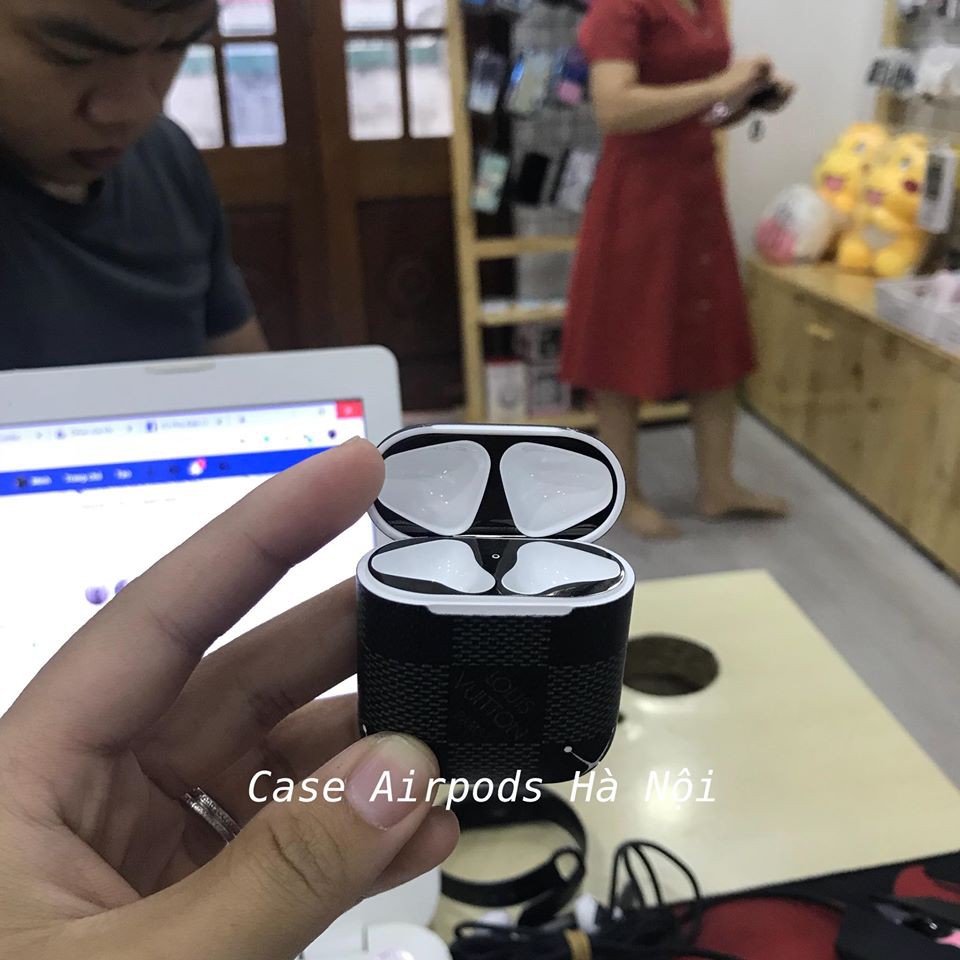 Film dán chống bẩn AirPods 1/2 39k, combo dán và bọc tai 55k