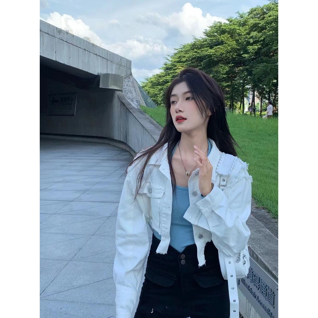 Áo Khoác Denim Ngắn Màu Trắng Phối Dây Xích Có Thể Tháo Rời Thời Trang Xuân Thu Cho Nữ