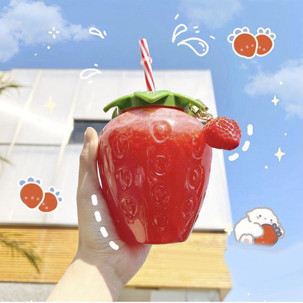 Bình Nước Nhựa Dung Tích 500Ml Có Ống Hút Hình Trái Dâu Dễ Thương