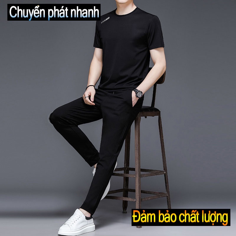 màu đen Kích thước lớn thông thường của nam giới áo thun ngắn tay thoải mái Quần trên cùng Phù hợp với băng lụa Thời trang mát mẻ Thể thao Căng giãn Bộ đồ nam rộng rãi Bộ 2 mảnh áo đen và quần thẳng