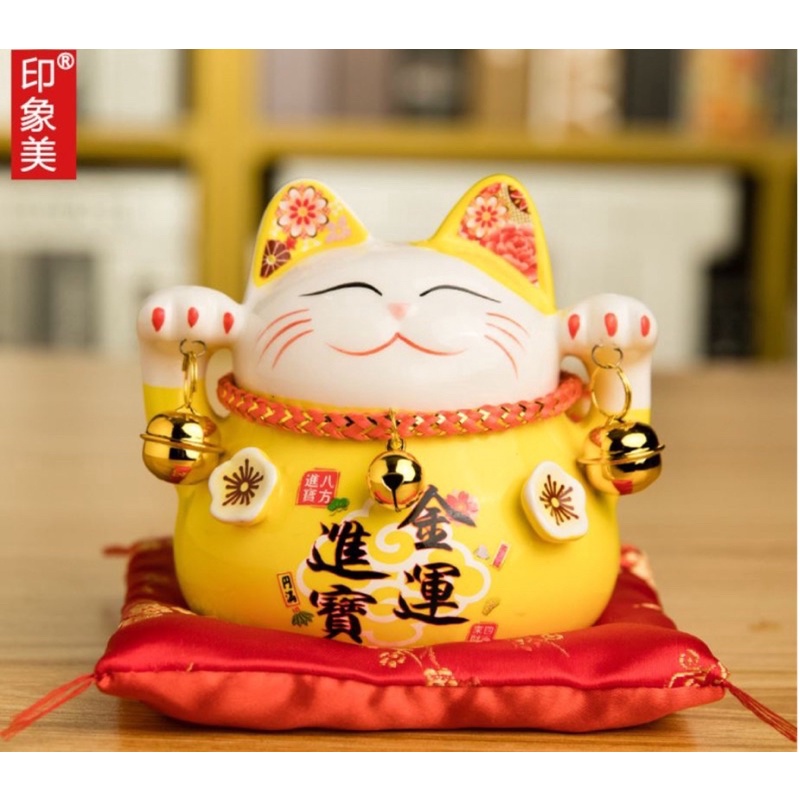 Mèo thần tài Maneki Neko. Gồm hộp + vải lót đỏ như hình.