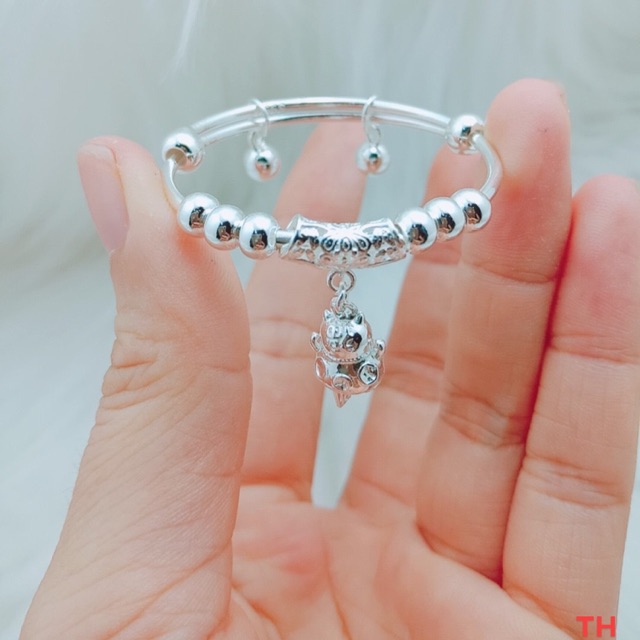 Vòng tay trẻ em bạc ta