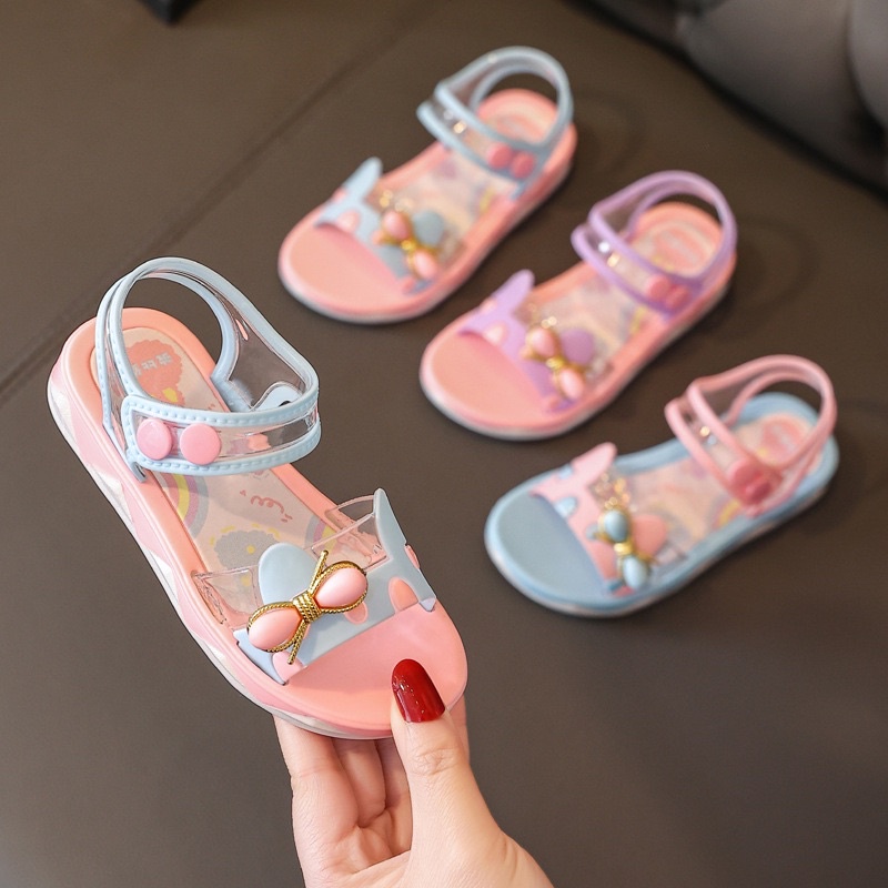 Sandal bé gái quai trong đế cao su không trơn trượtM712