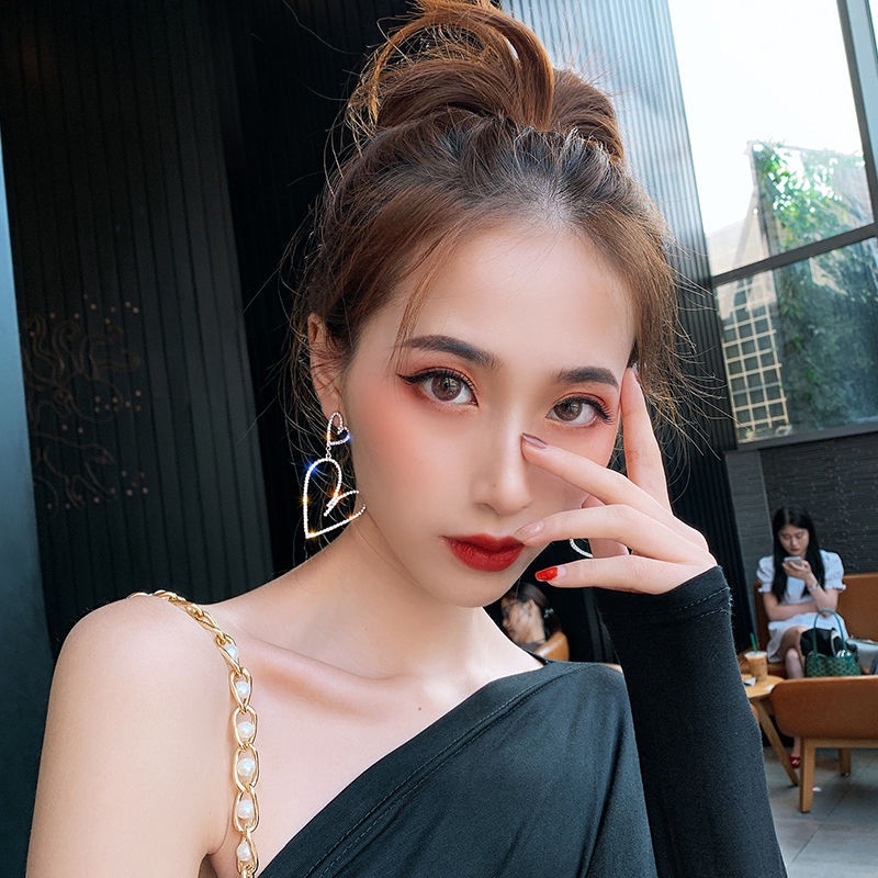 Đôi Bông Tai Dáng Dài Hình Trái Tim Đính Đá Thời Trang Cho Nữ