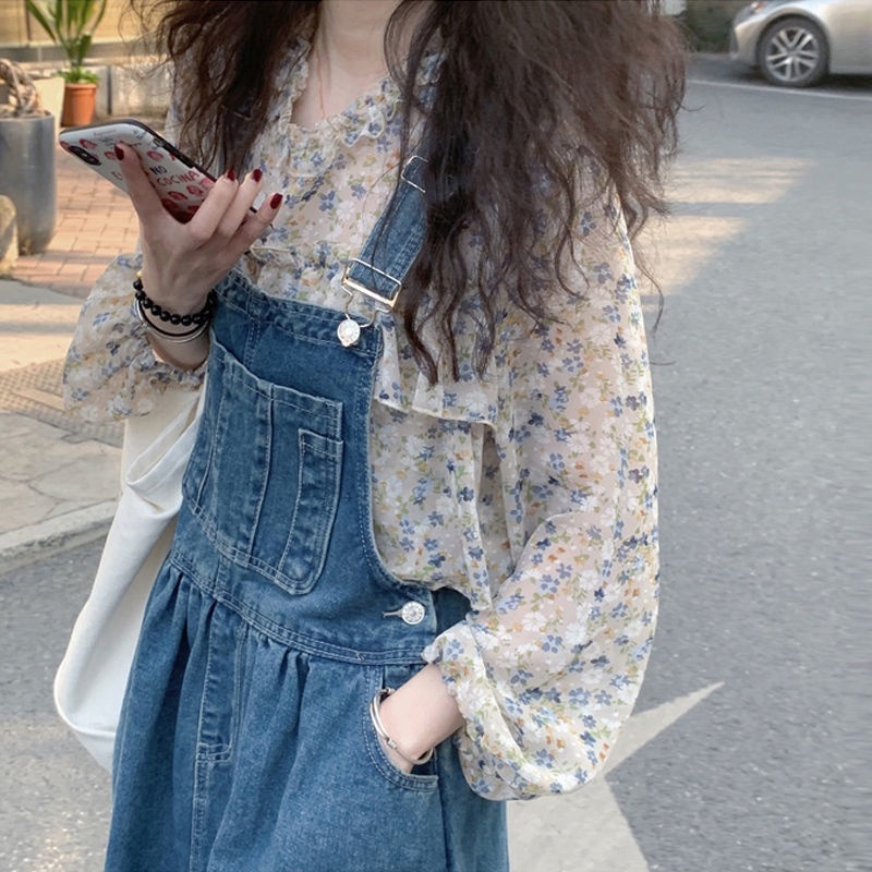 Trang phục váy yếm vải denim/ áo hoa dáng rộng bằng vải chiffon (có bán lẻ)