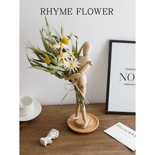Người gỗ kèm hoa lá trang trí