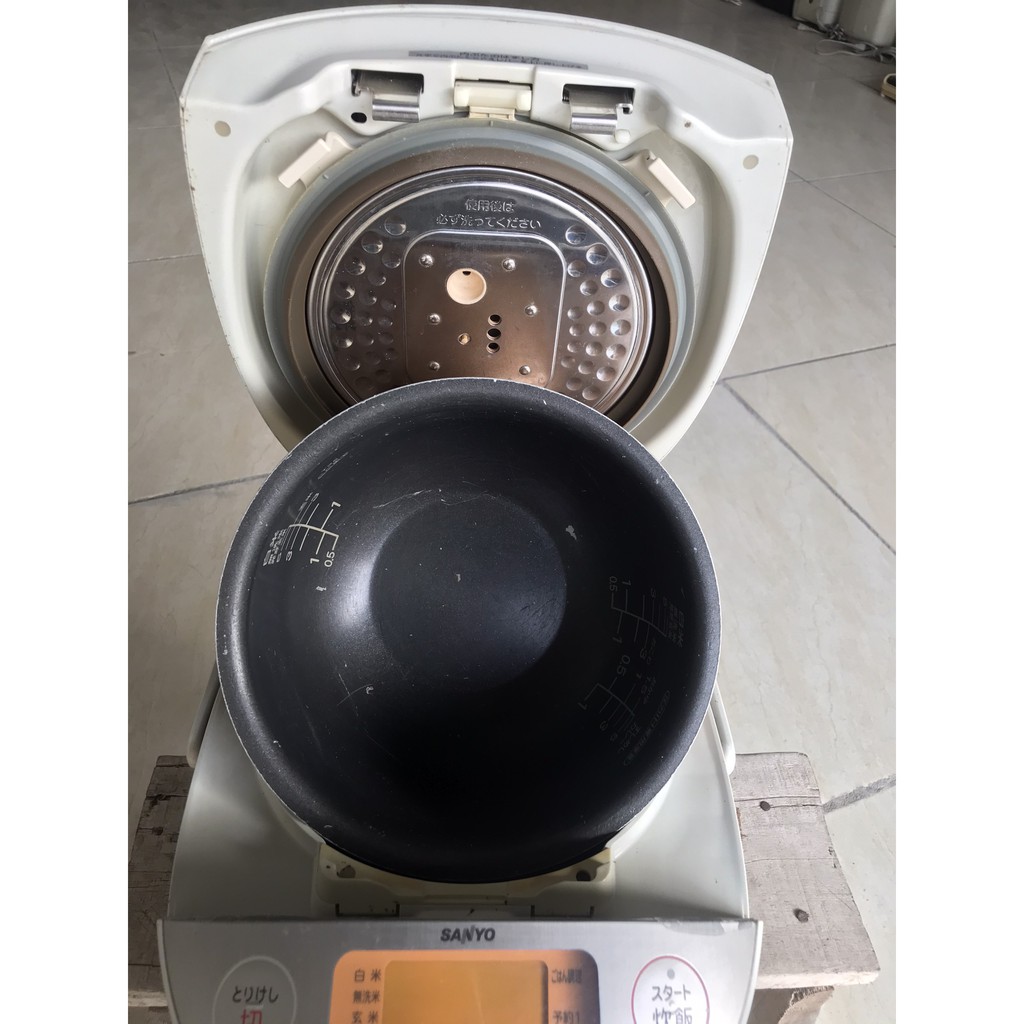 Thanh lý Nồi cơm điện cao tần ÁP SUẤT Sanyo Nhật bãi 1.0L | BigBuy360 - bigbuy360.vn