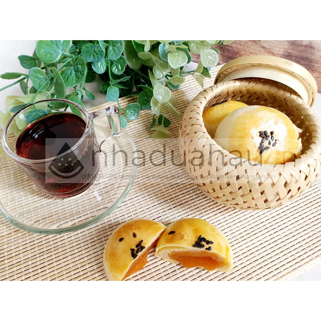 Một thùng gồm 2.5kg bánh ngàn lớp nhân trứng chảy Đài Loan khoảng 48 cái