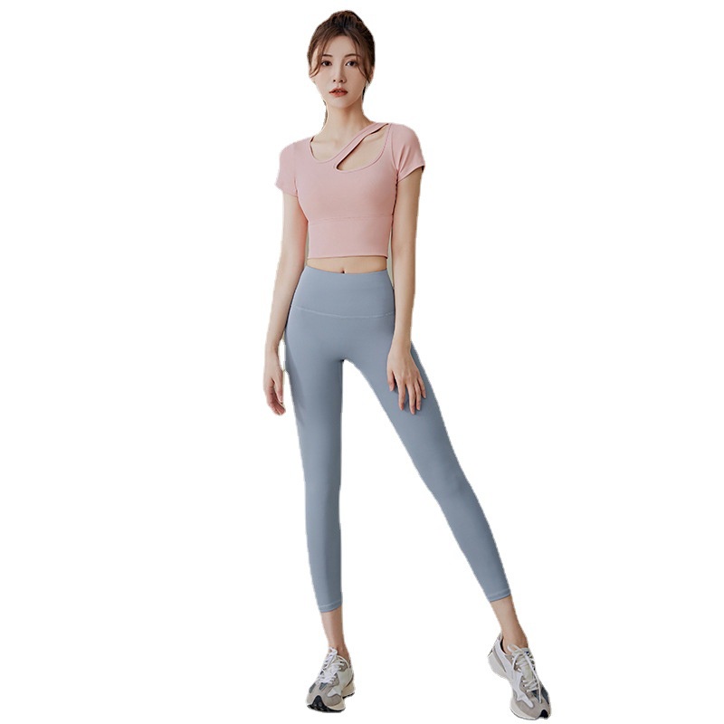 Áo Thun Thể Thao Mỏng Thoáng Khí Có Miếng Đệm Ngực Thời Trang Cho Nữ