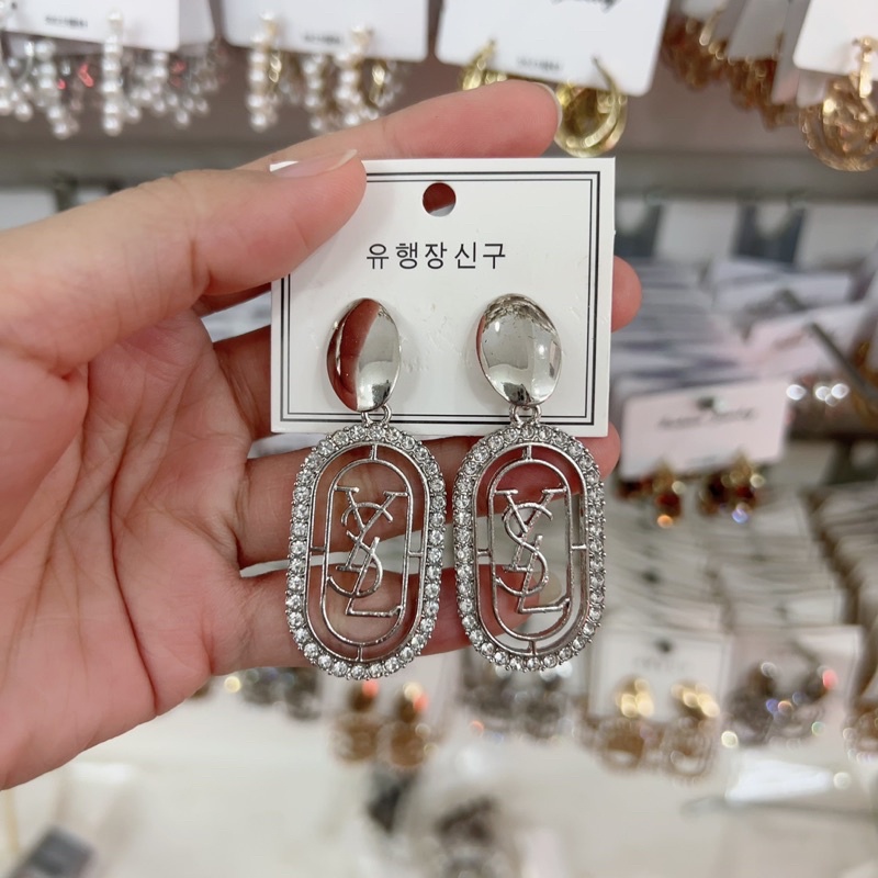bông tai đính đá hình thoi sang chảnh