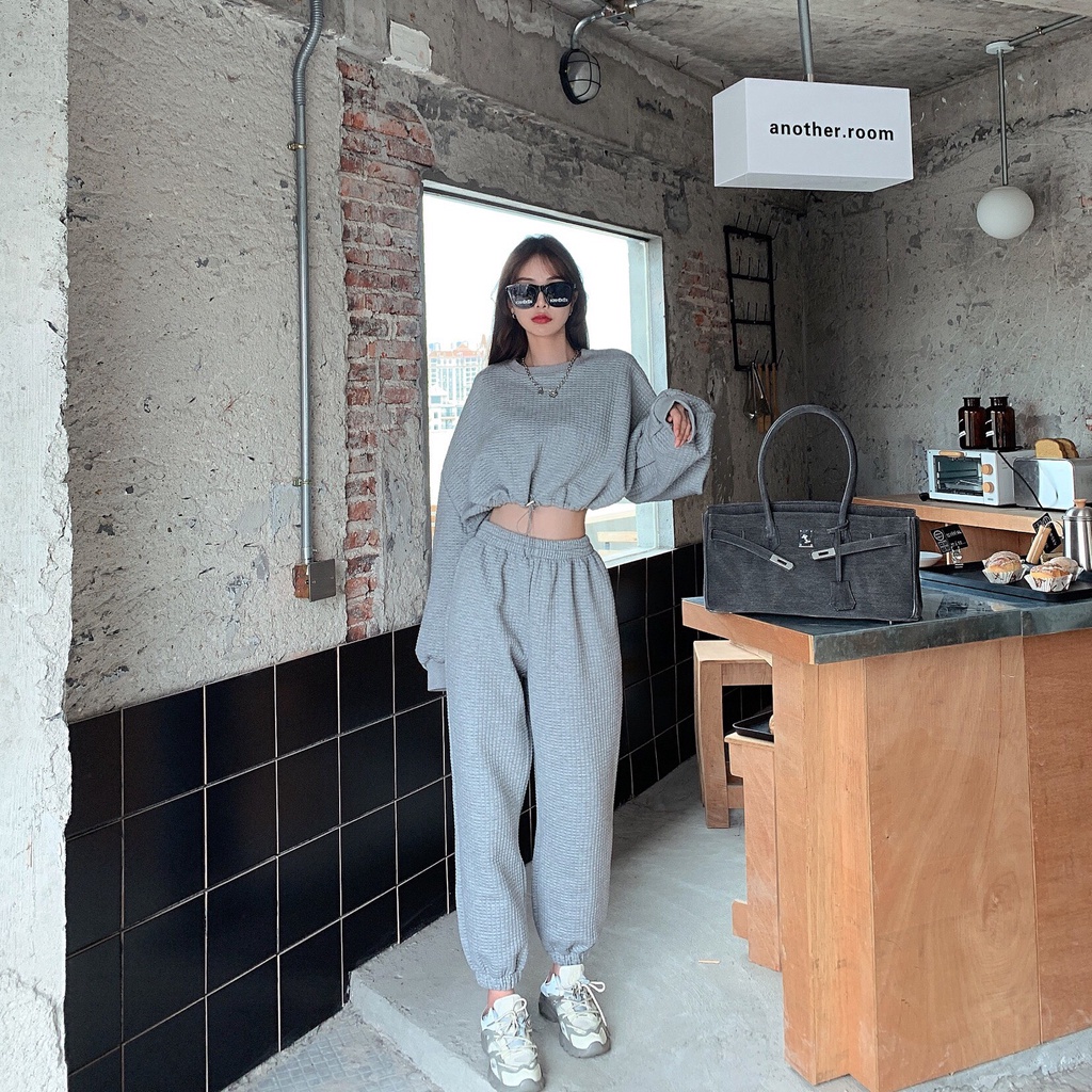 Set áo croptop dài tay rút eo kèm quần jogger ống rộng bo gấu/ Set bộ thể thao nữ 2 màu dáng rộng thời trang unisex