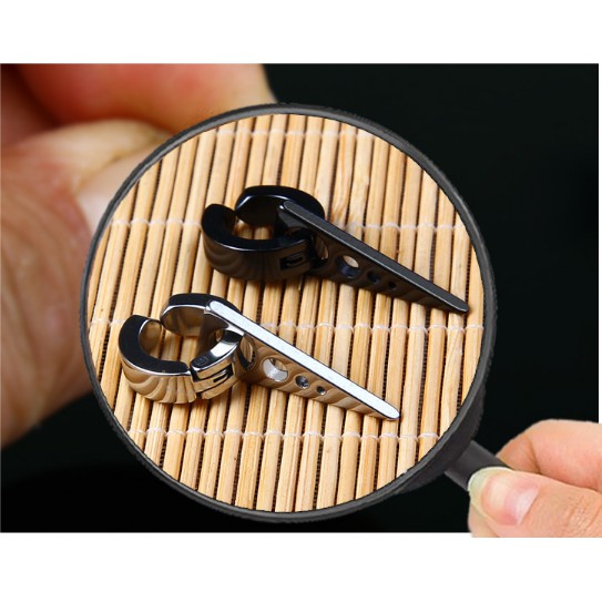 Khuyên Tai Nam Titan Triangle Ring Earrings Hàn Quốc Kiểu Kẹp, Sỏ Lỗ Tai (1 Chiếc)