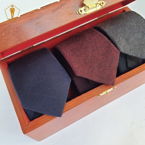 Cà Vạt Nam TRAZ Cao Cấp Lụa 6cm Làm Quà Tặng Người Thân, Thầy Giáo, Sếp, Cấp Trên