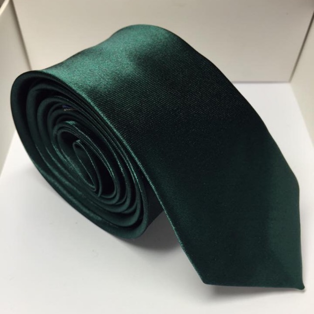 Cà vạt bản nhỏ