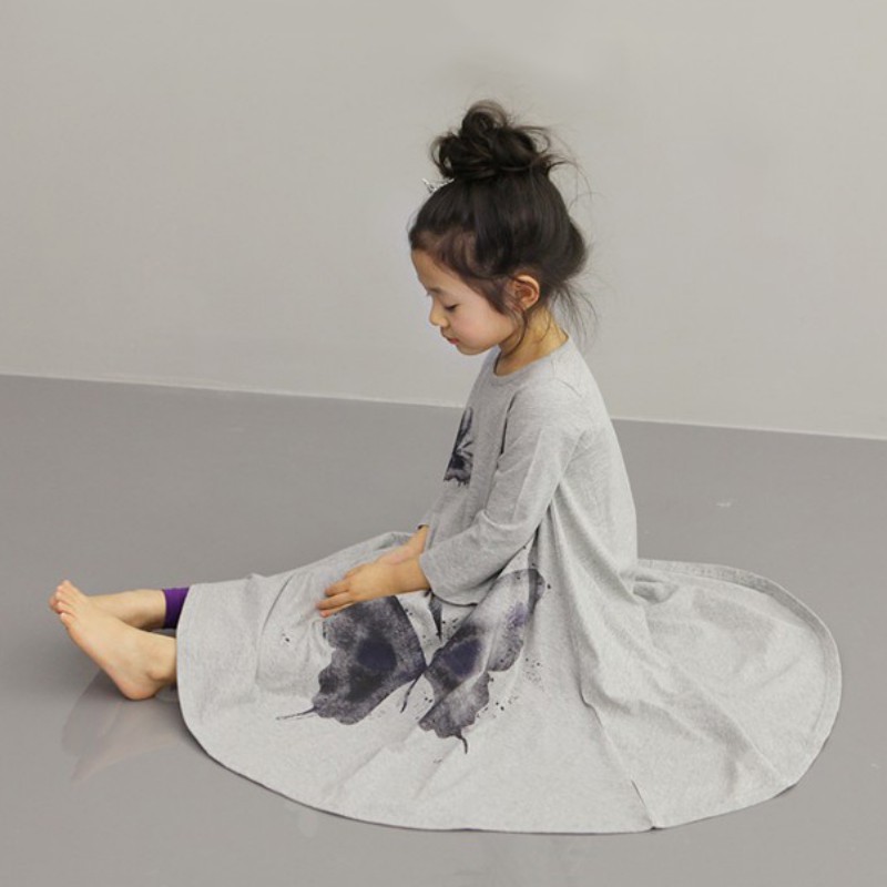 Đầm cotton thời trang tay dài in hình bướm cho trẻ em