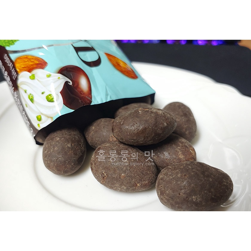 LOTTE - SOCOLA HẠT HẠNH NHÂN VỊ CHOCO MINT (ALMOND CHOCO BALL MINT)