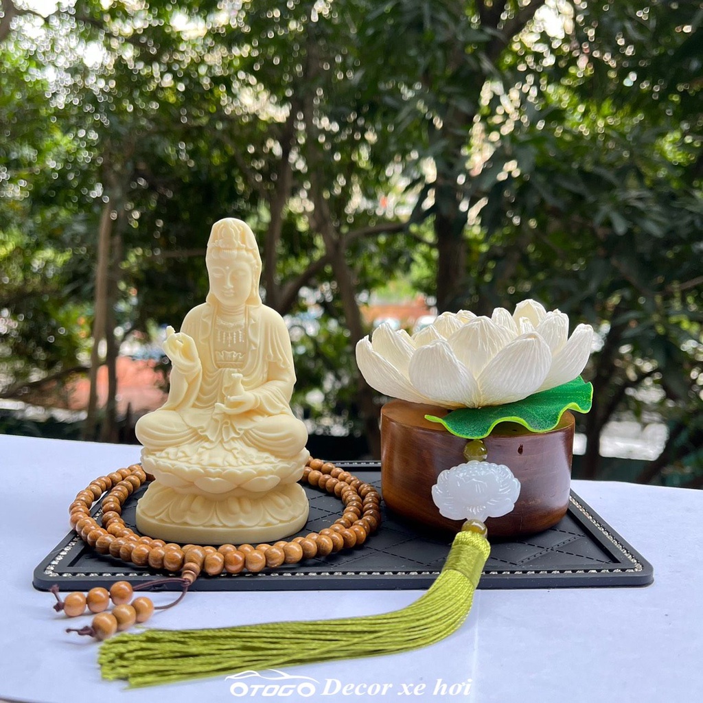 Tượng Phật Bà Quan Âm Để Taplo Xe Hơi