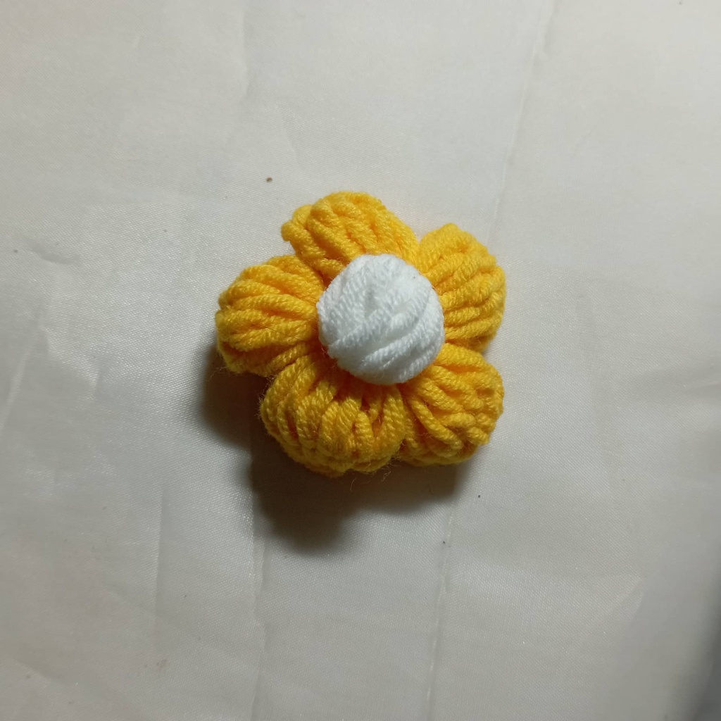 Ghim pin cài áo hình bông hoa len 5 cánh handmade , trang trí