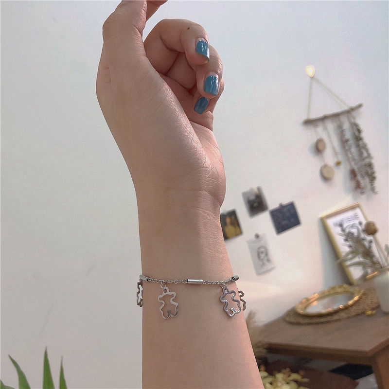 Vòng tay thép titan phối mặt hình gấu rỗng thời trang cá tính