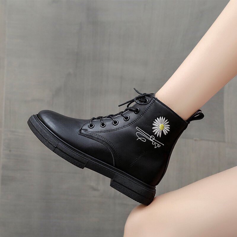 [Mã FASHIONGREEN15 giảm 10% tối đa 30k đơn từ 99k] Bốt nữ hoa cúc - bốt cao cổ hàng mới chất mềm đẹp - T293 | BigBuy360 - bigbuy360.vn