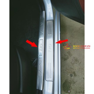 Bộ Ốp Bậc Cửa Chân Trong Ngoài Xe Hyundai i10 inox, 8 chi tiết