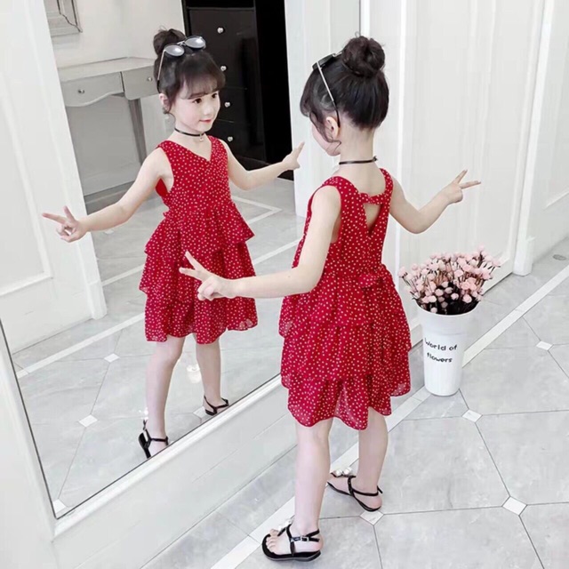 Váy voan tầng chấm bi