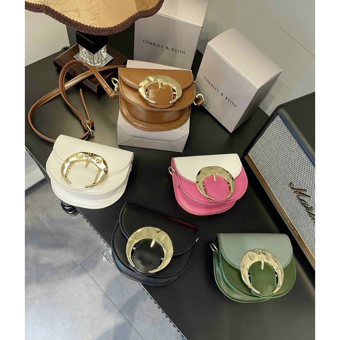 Túi dáng Ck bầu mini