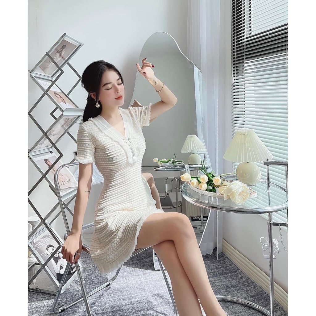 Váy len dệt khuy ngực