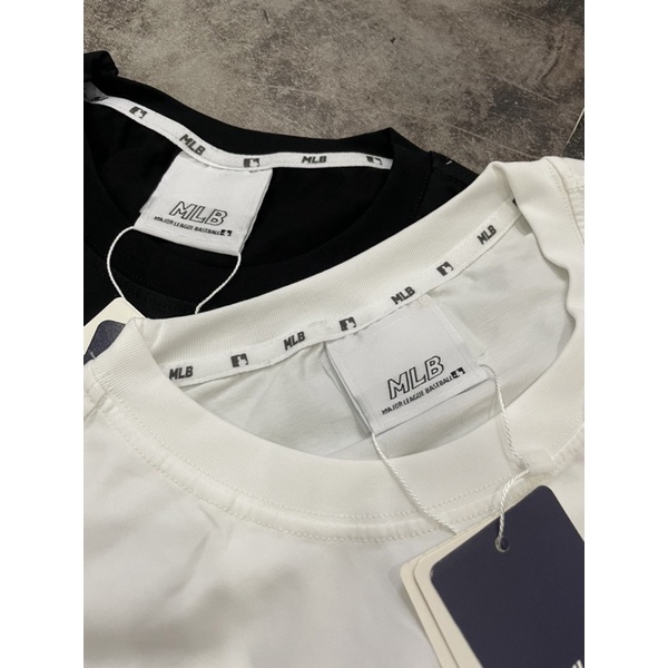 Áo Thun Unisex Chất Cotton 100% Màu Đen/Trắng Logo Thêu Ở Tay