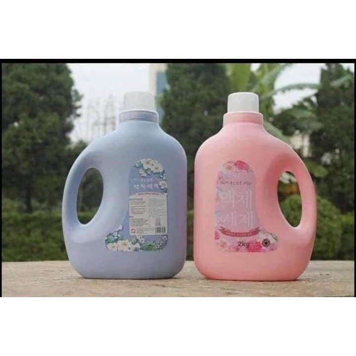 Nước giặt blue can 2 lit dùng cho cả giặt tay và giặt máy