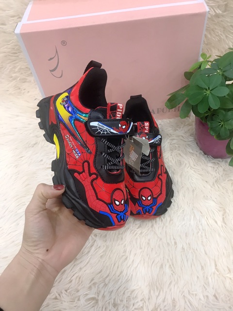 Giầy thể thao nhện siêu nhẹ