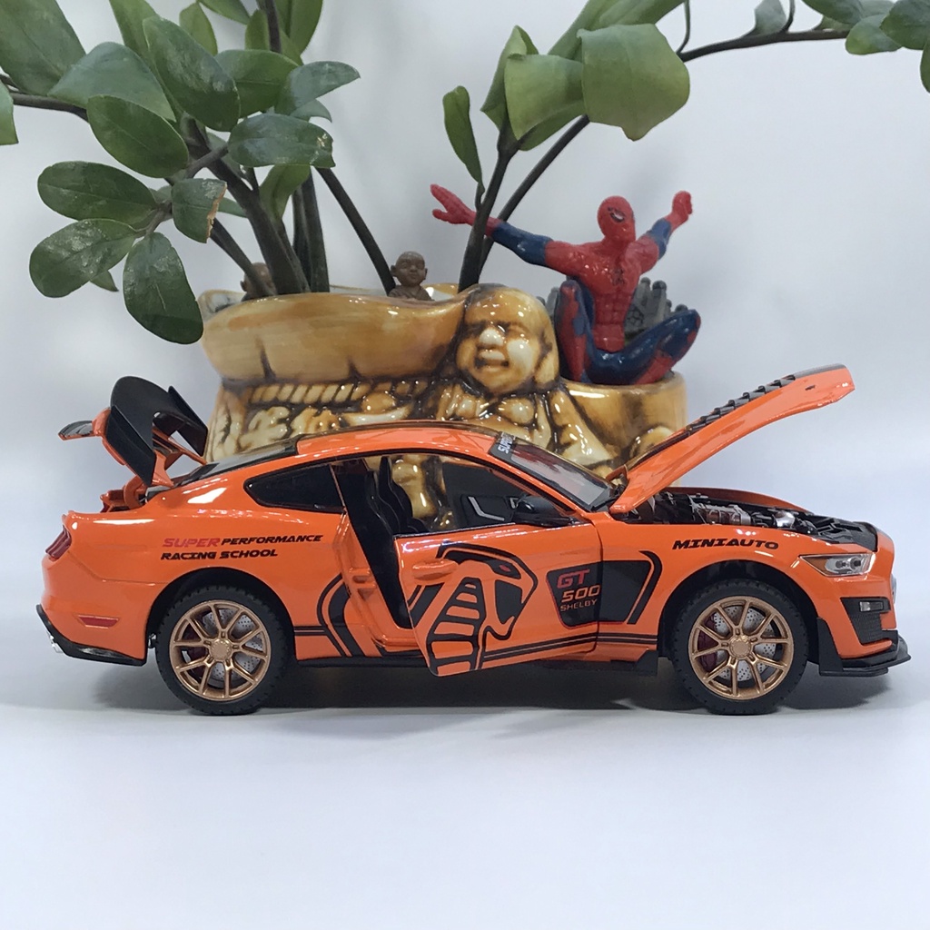 Mô hình xe ô tô Ford Mustang Shelby GT500 tỷ lệ 1:20 bằng hợp kim