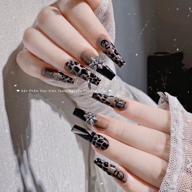 Charm thương hiệu,chảm chữ thập bán lẻ 1 cái