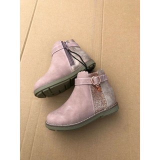 Giày boot cho bé gái