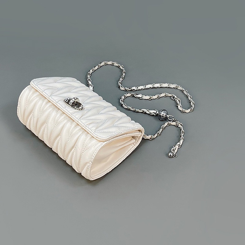 Túi xách IELGY màu trắng đính đá phối dây xích phong cách thời trang