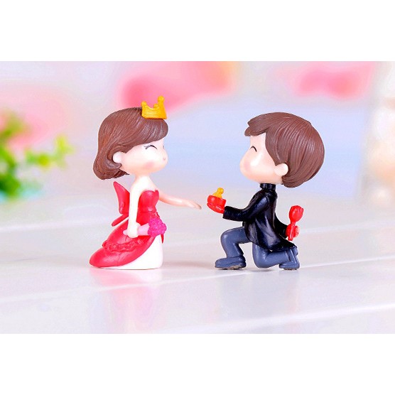 Tiểu cảnh Cặp cô dâu chú rể cầu hôn, decor trang trí terrarium / decord mô hình quà tặng trang trí