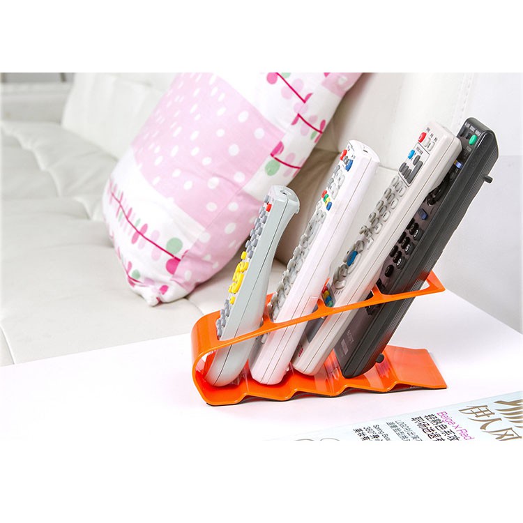 Giá để remote điều khiển 4 trong 1 vật liệu nhựa mềm dễ sử dụng thuận tiện trong việc di dời theo vị trí bạn muốn