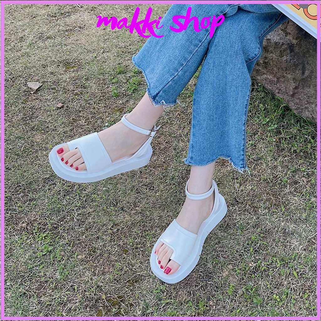 Dép sandal nữ xỏ ngón cài khuy sau, sandal nữ đế bằng thời trang giá rẻ MAKKI SHOP TD624