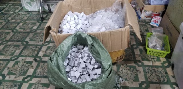 BOX NHỰA  40mm*27mm*22m KW7