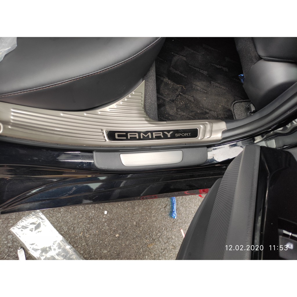 Camry 2020 Bộ ốp bậc cửa trong theo xe Camry 2019-2020-mẫu Inox .chữ đen