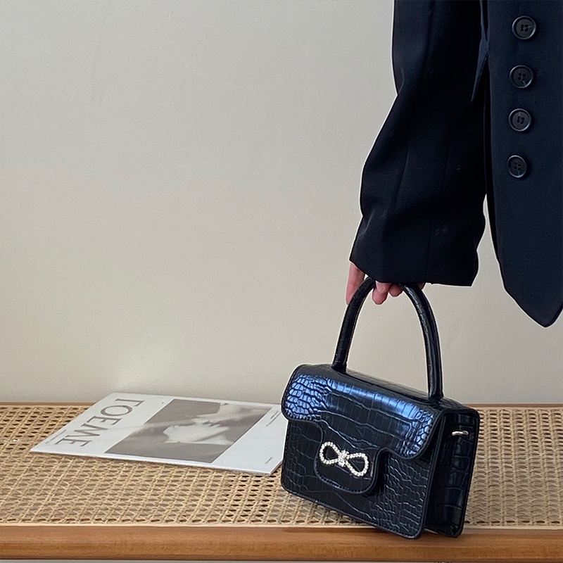 Túi Đeo Chéo Vuông Nắp Gập Phối Dây Xích Họa Tiết Da Cá Sấu Phong Cách Cổ Điển Mẫu Mới 2022 Thời Trang Cho Nữ